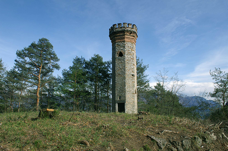 torre galbiati, una vista mozzafiato su Menaggio