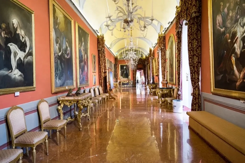 visit pinacoteca civica como lake como